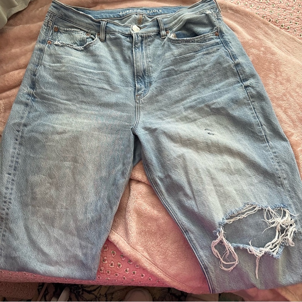 American Eagle 90’s Boyfriend Jean